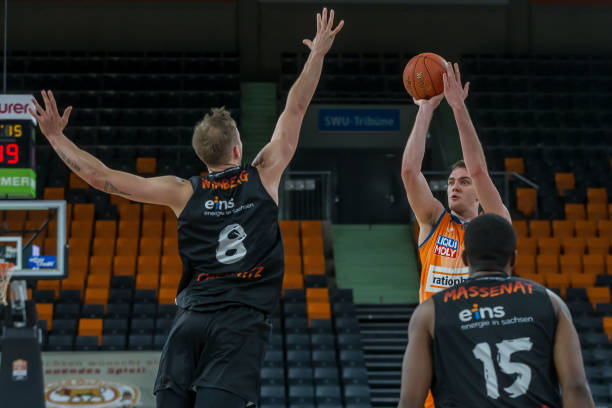 线的防守 线的防守