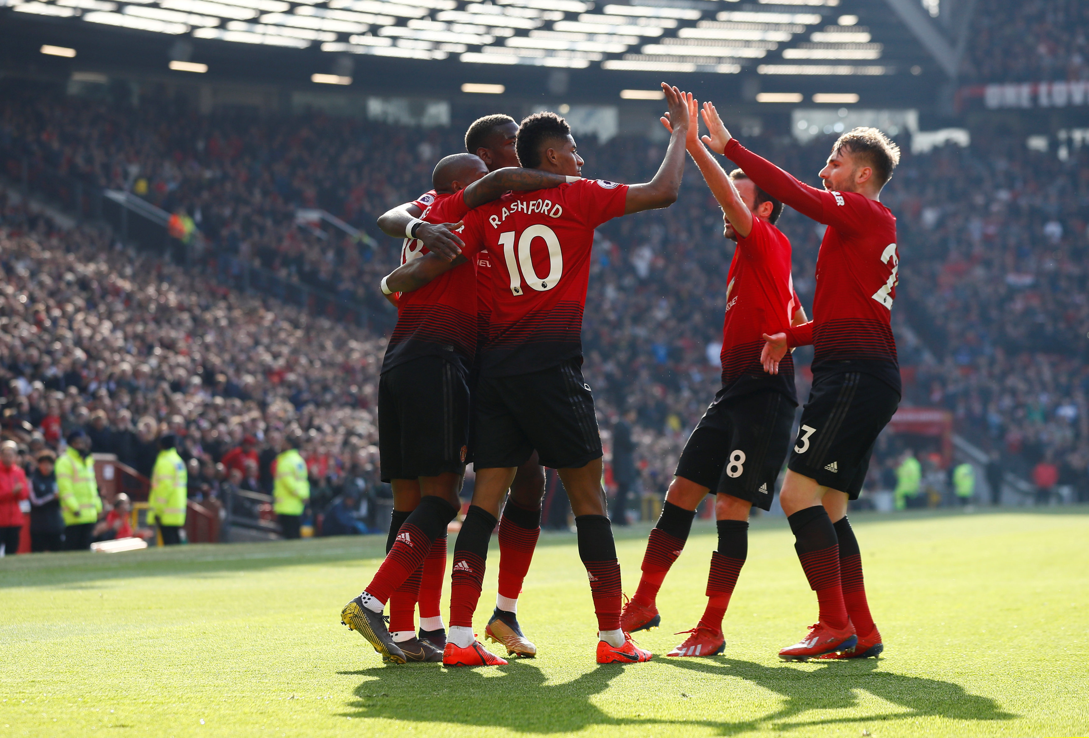 乐部中并不 乐部中并不